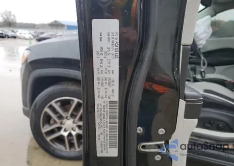 2018 Jeep Compass Latitude из США, поврежденный, VIN 3C4NJCBB0JT182144